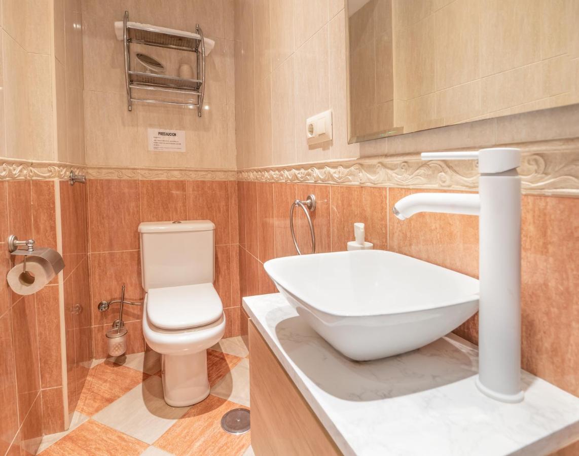 Home In Seville V33-B ภายนอก รูปภาพ
